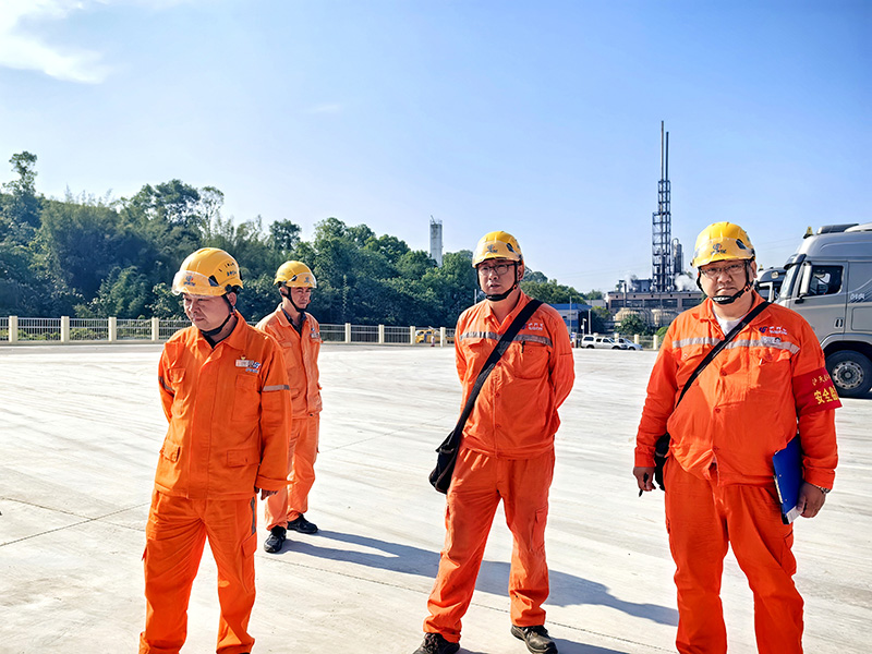 弘旭公司開展五一節(jié)前安全生產(chǎn)大檢查(圖2) 弘旭公司開展五一節(jié)前安全生產(chǎn)大檢查(圖2)