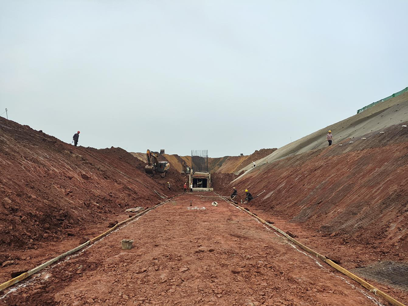 箱涵基坑全線貫通！傅利才、陳懋金蒞臨現(xiàn)場(chǎng)指導(dǎo)(圖2)