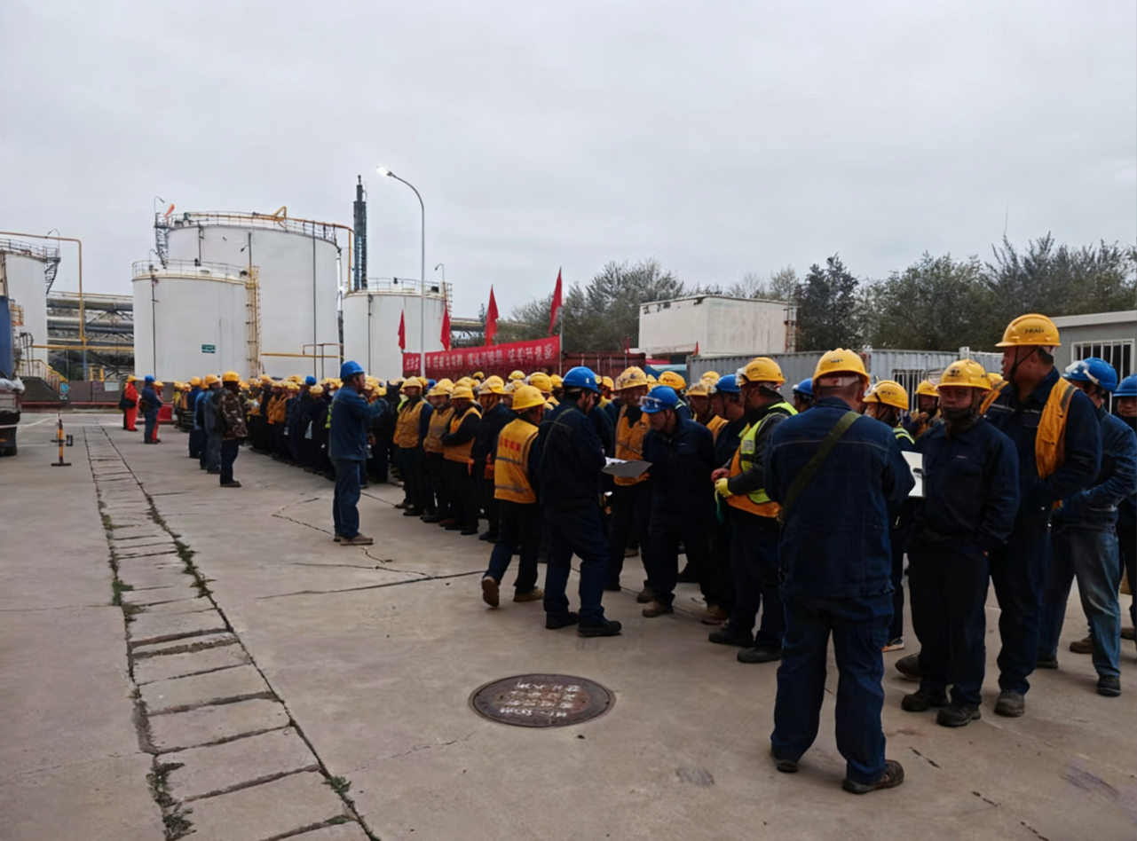 最大晨會！弘旭公司和寧大修項目部組織安全晨會(圖1)